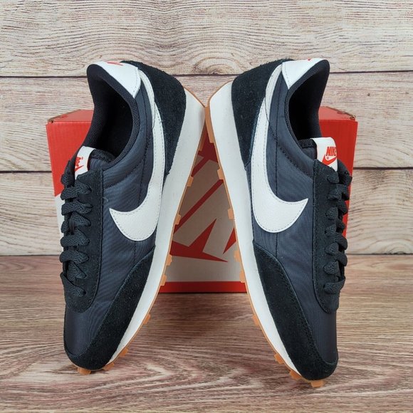 NEW Nike DayBreak Women's 6.5-9 Black White Gum Waffle Athletic Sneakers Shoes - Picture 5 of 13